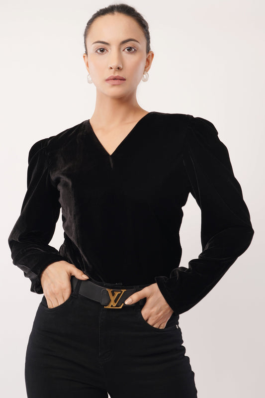 Noir Velvet Charm