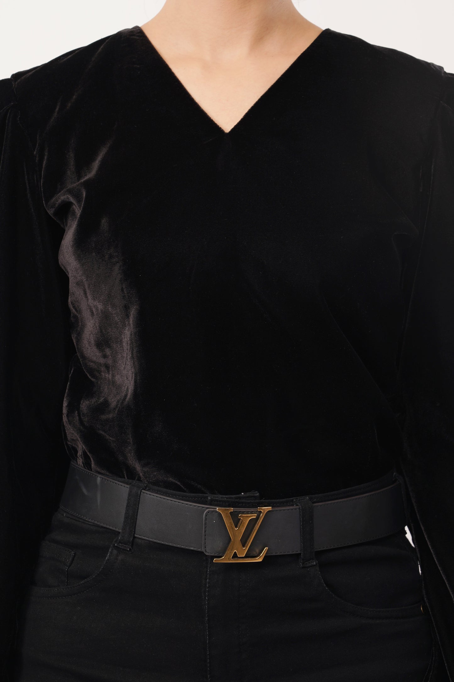Noir Velvet Charm